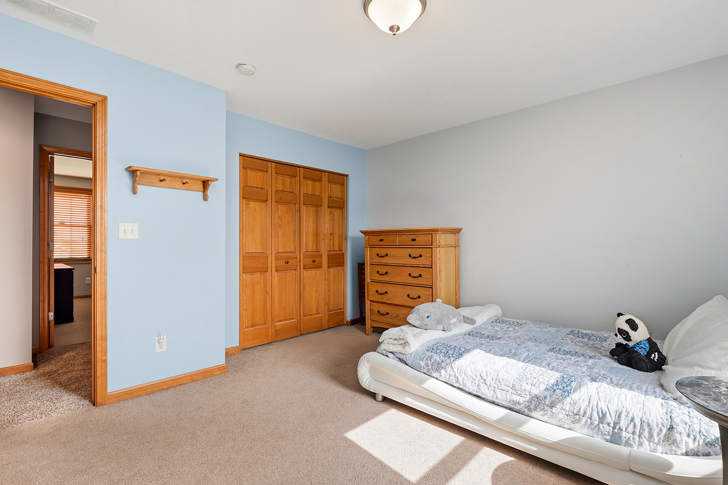 14901 Euclid Street Property Photo 21