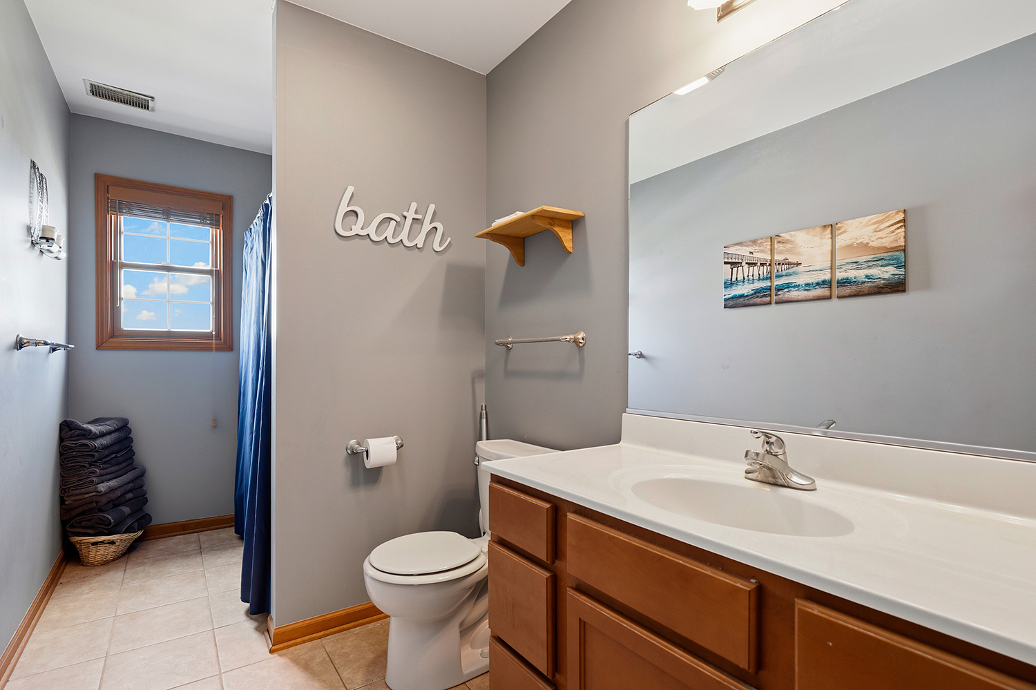 14901 Euclid Street Property Photo 24