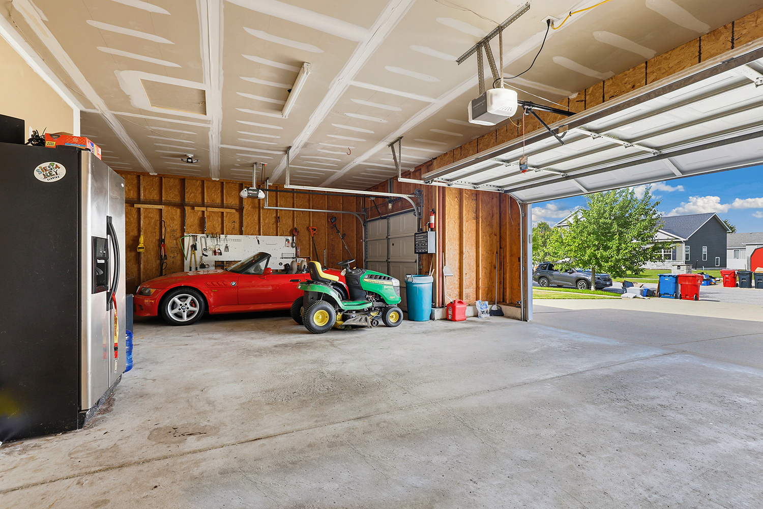 14901 Euclid Street Property Photo 31