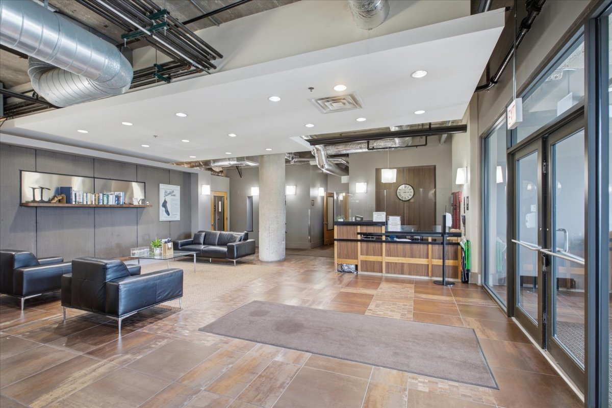 3963 W Belmont Avenue 211 Property Photo 3