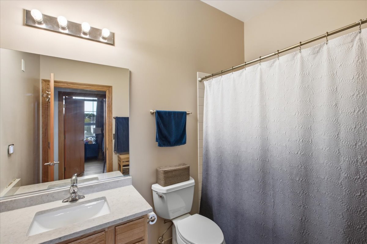 3963 W Belmont Avenue 211 Property Photo 17