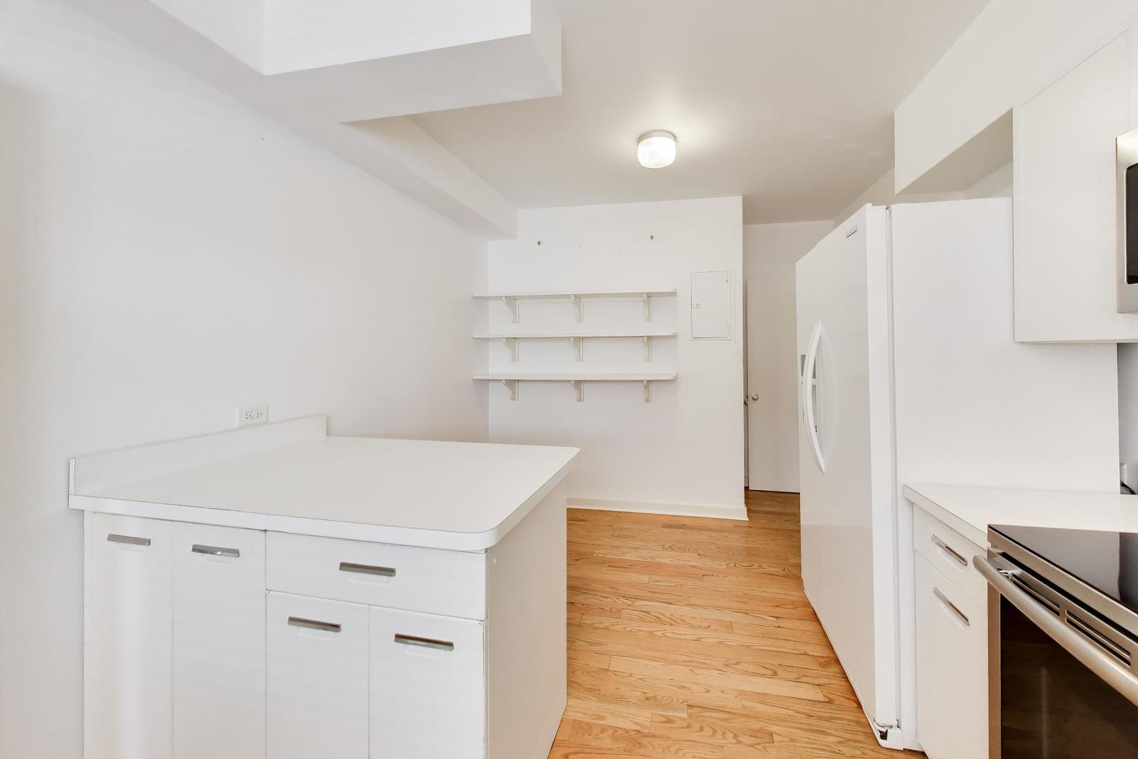 1508 Hinman Avenue 3a Property Photo 11