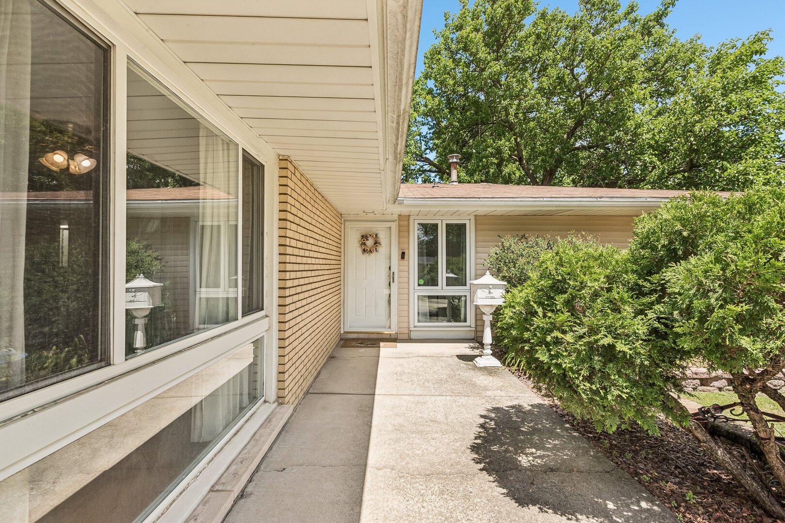 5460 Adeline Place Property Photo 2