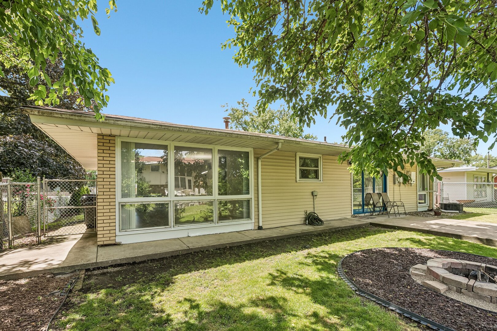 5460 Adeline Place Property Photo 18