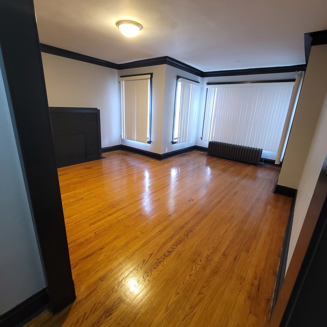 507 W Englewood Avenue 2w Property Photo 2
