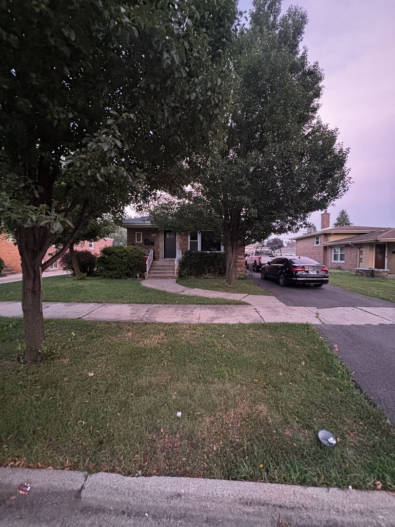 9209 Massasoit Avenue Property Photo