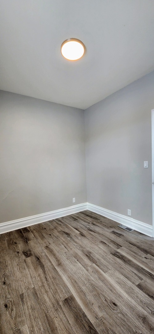 3816 W Montrose Avenue Property Photo 9