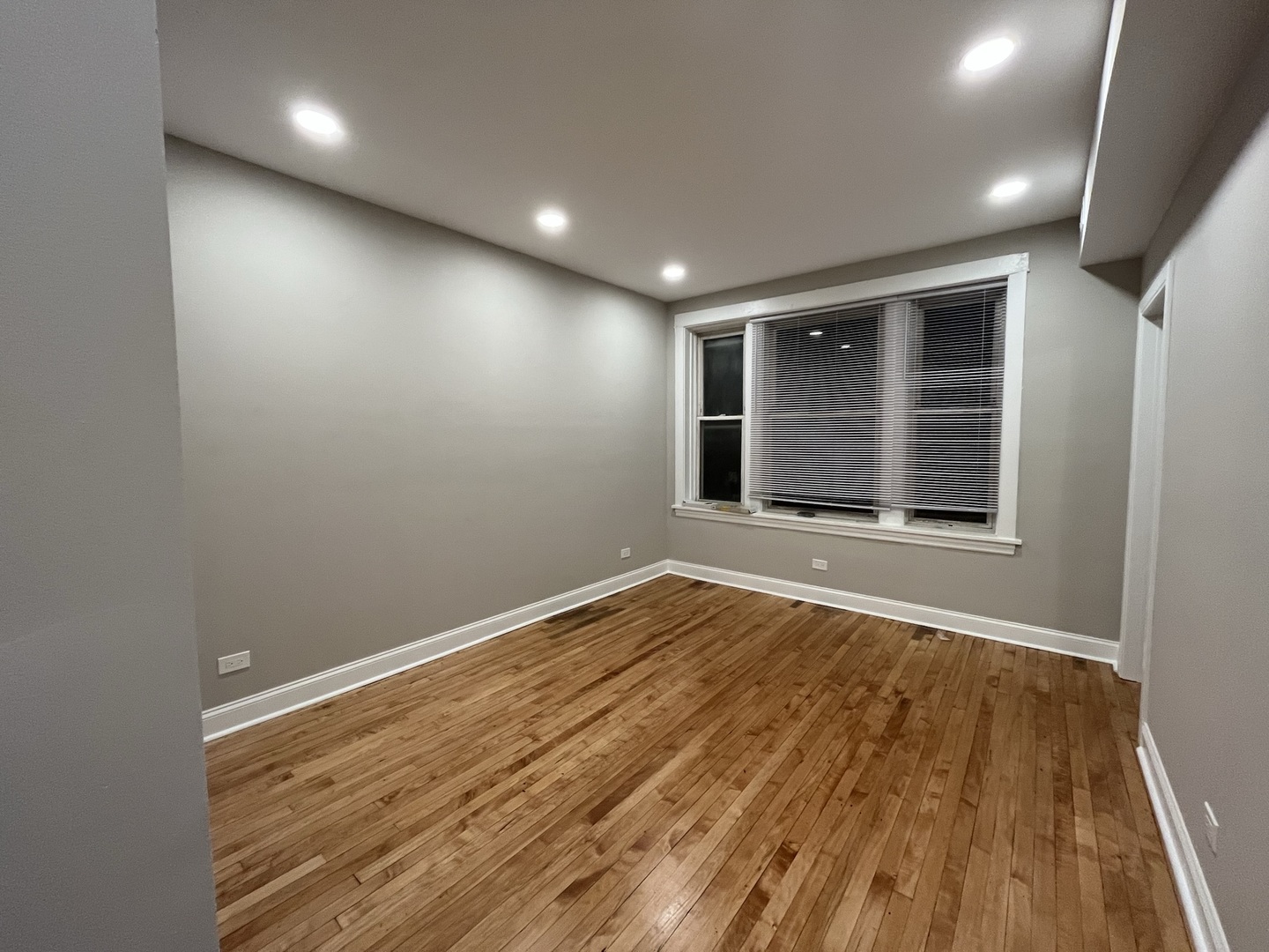 3816 W Montrose Avenue Property Photo 27
