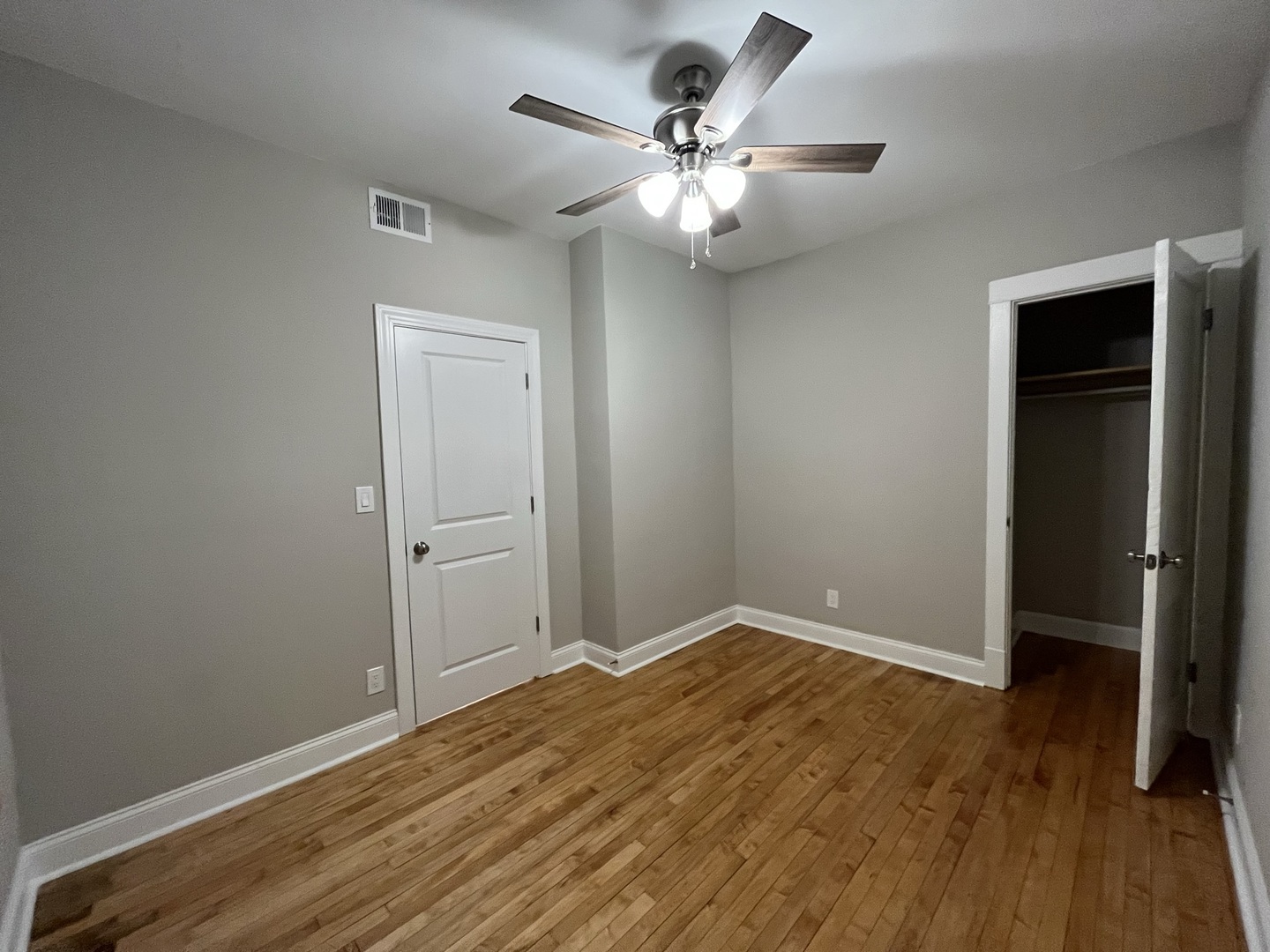 3816 W Montrose Avenue Property Photo 35