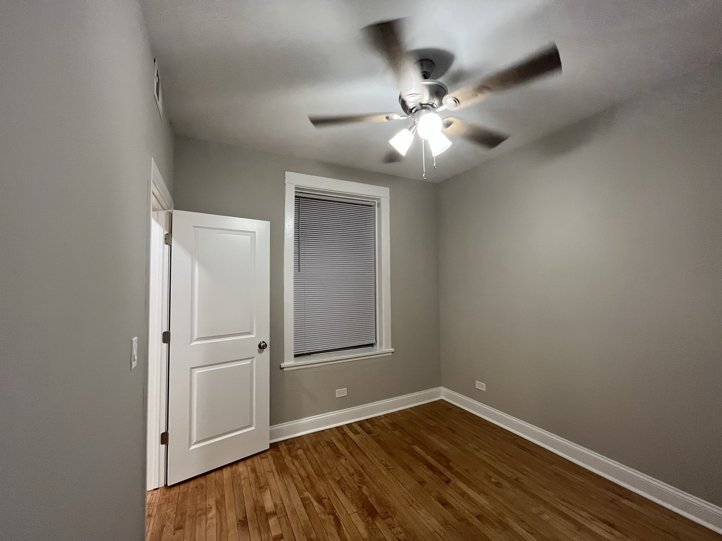 3816 W Montrose Avenue Property Photo 38