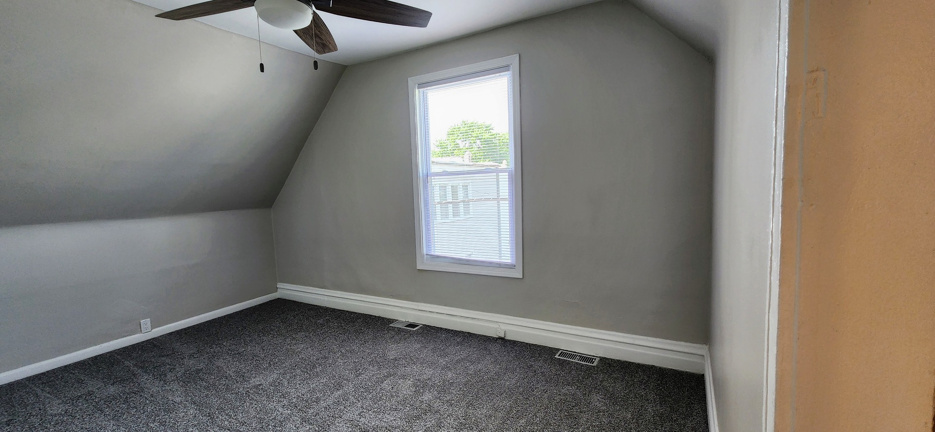 3816 W Montrose Avenue Property Photo 13