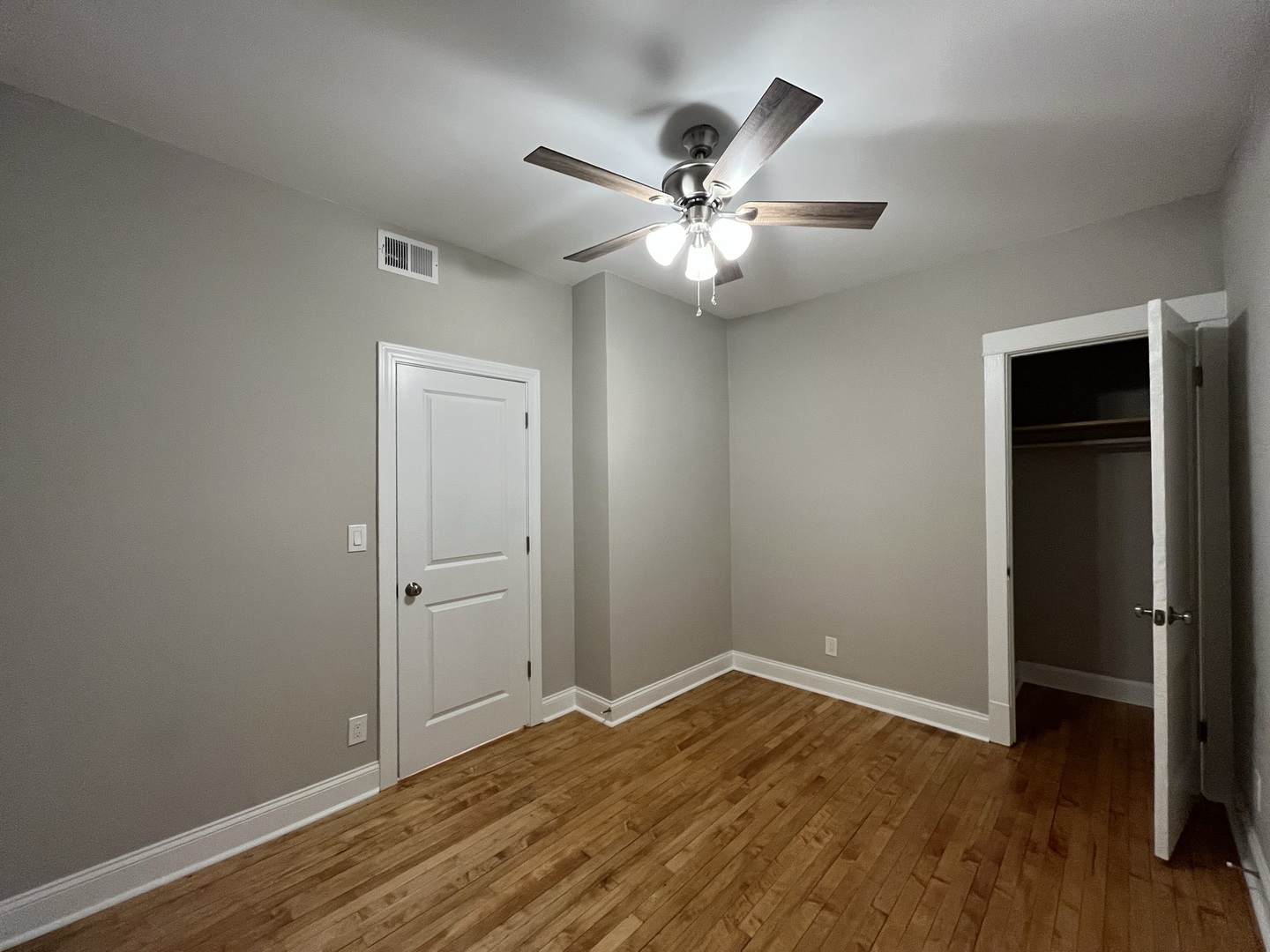 3816 W Montrose Avenue Property Photo 36