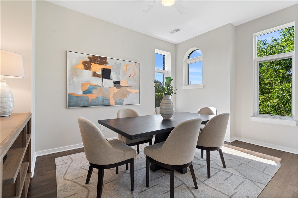 1729 W George Street Property Photo 15
