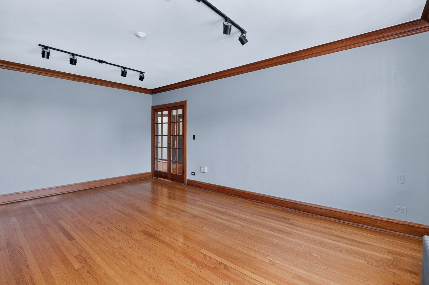 438 N Main Street S Property Photo 5