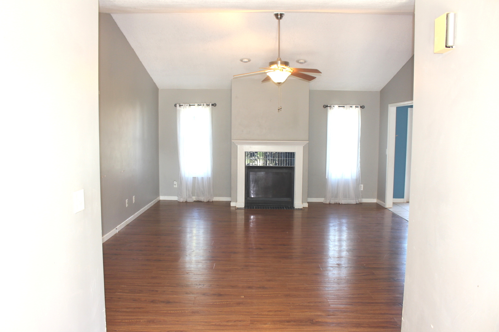 1402 W Masters Lane Property Photo 2