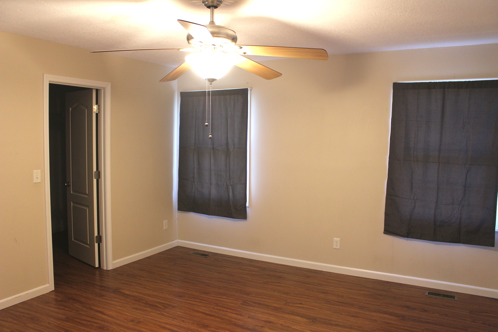 1402 W Masters Lane Property Photo 6