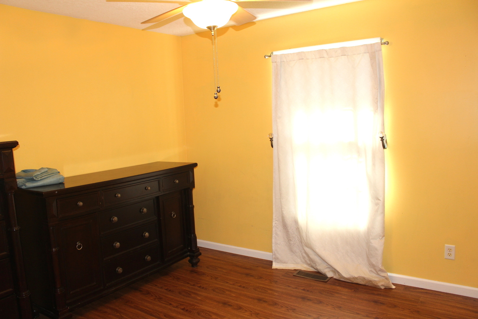 1402 W Masters Lane Property Photo 9