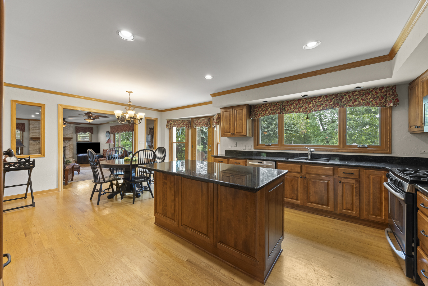 8s765 Singletree Lane Property Photo 11