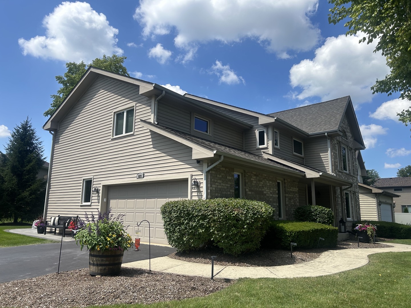 829 Kent Circle Property Photo 2