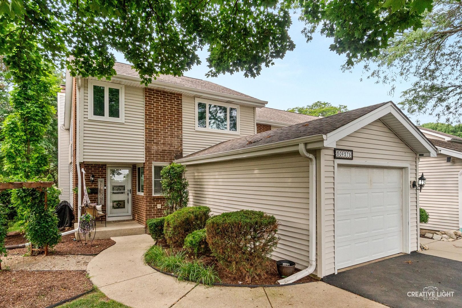30w375 Pinehurst Drive Property Photo 1