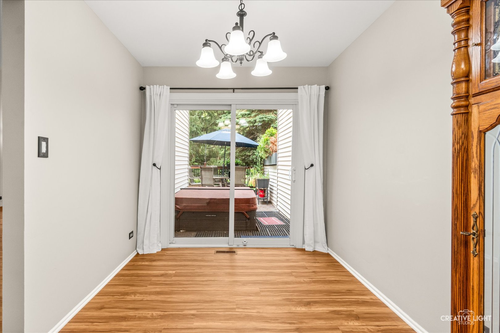 30w375 Pinehurst Drive Property Photo 8