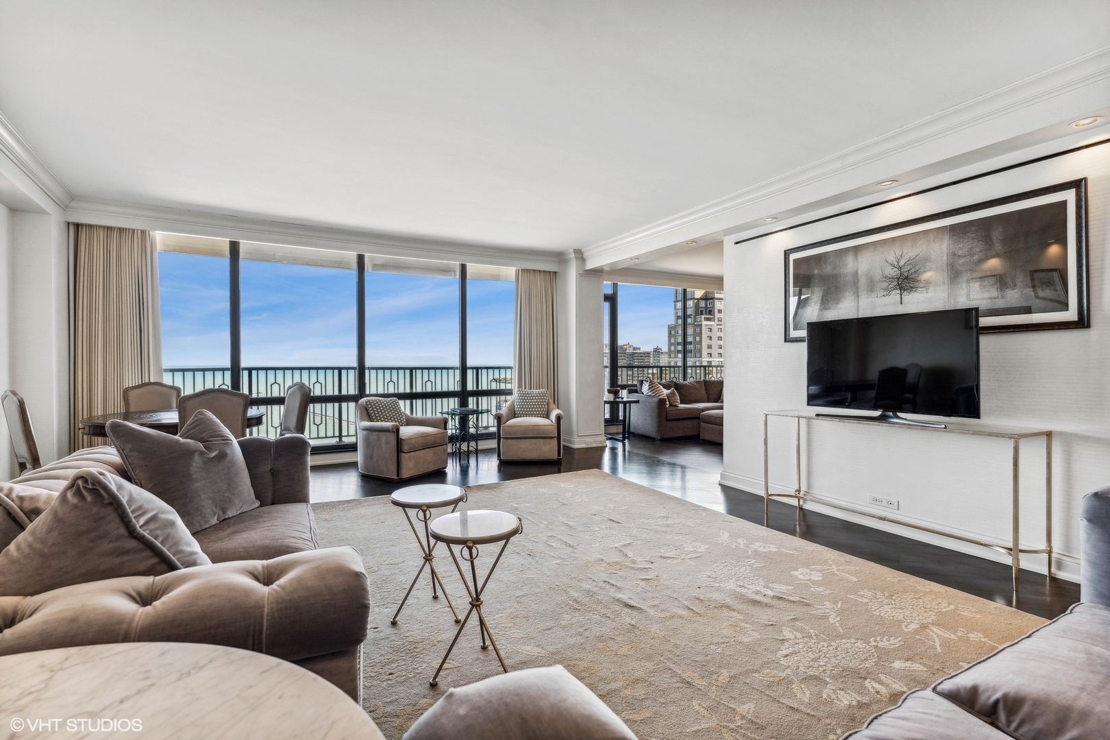 1040 N Lake Shore Drive 26b Property Photo 4