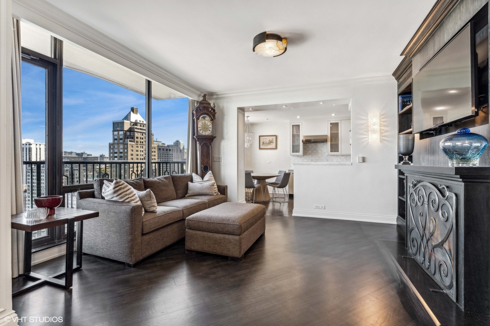 1040 N Lake Shore Drive 26b Property Photo 6