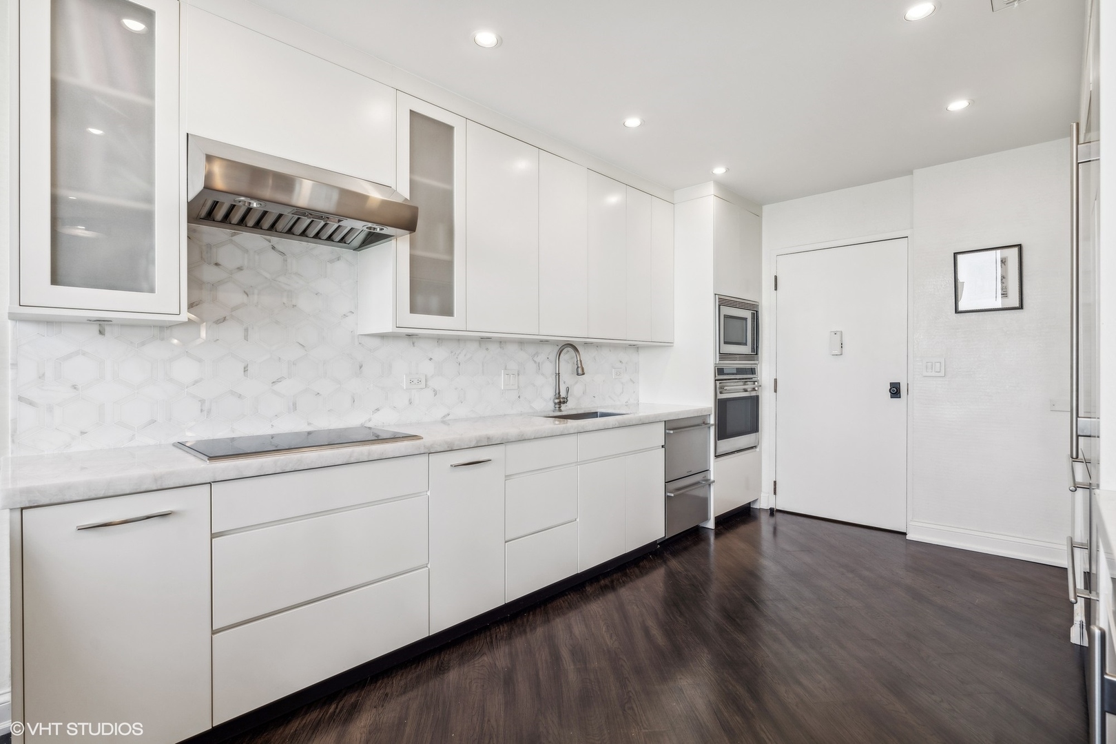 1040 N Lake Shore Drive 26b Property Photo 9