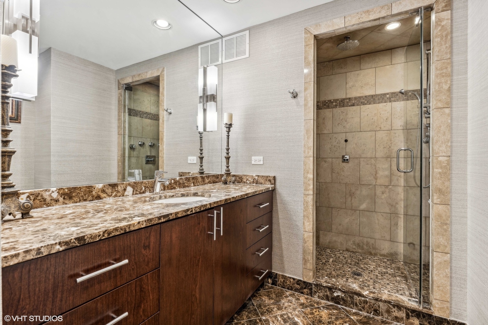 1040 N Lake Shore Drive 26b Property Photo 17