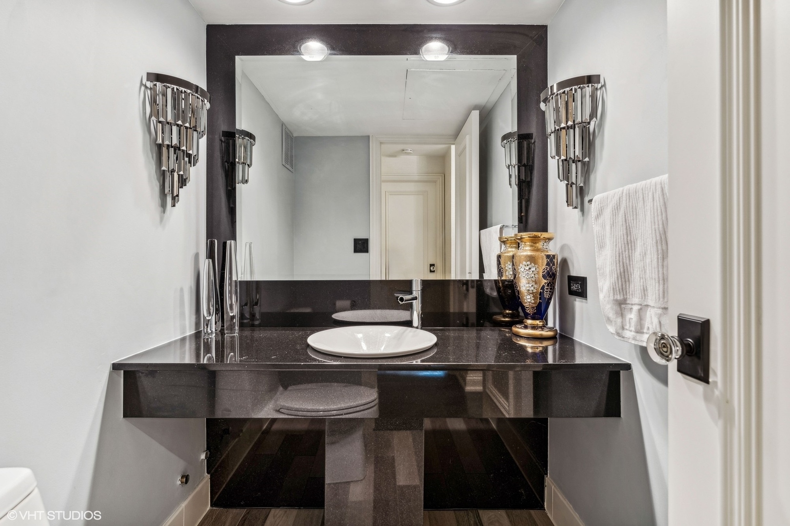 1040 N Lake Shore Drive 26b Property Photo 18
