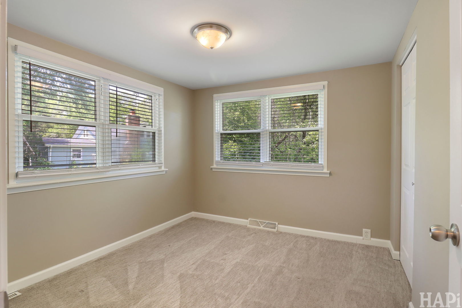 42066 N Lotus Avenue Property Photo 7