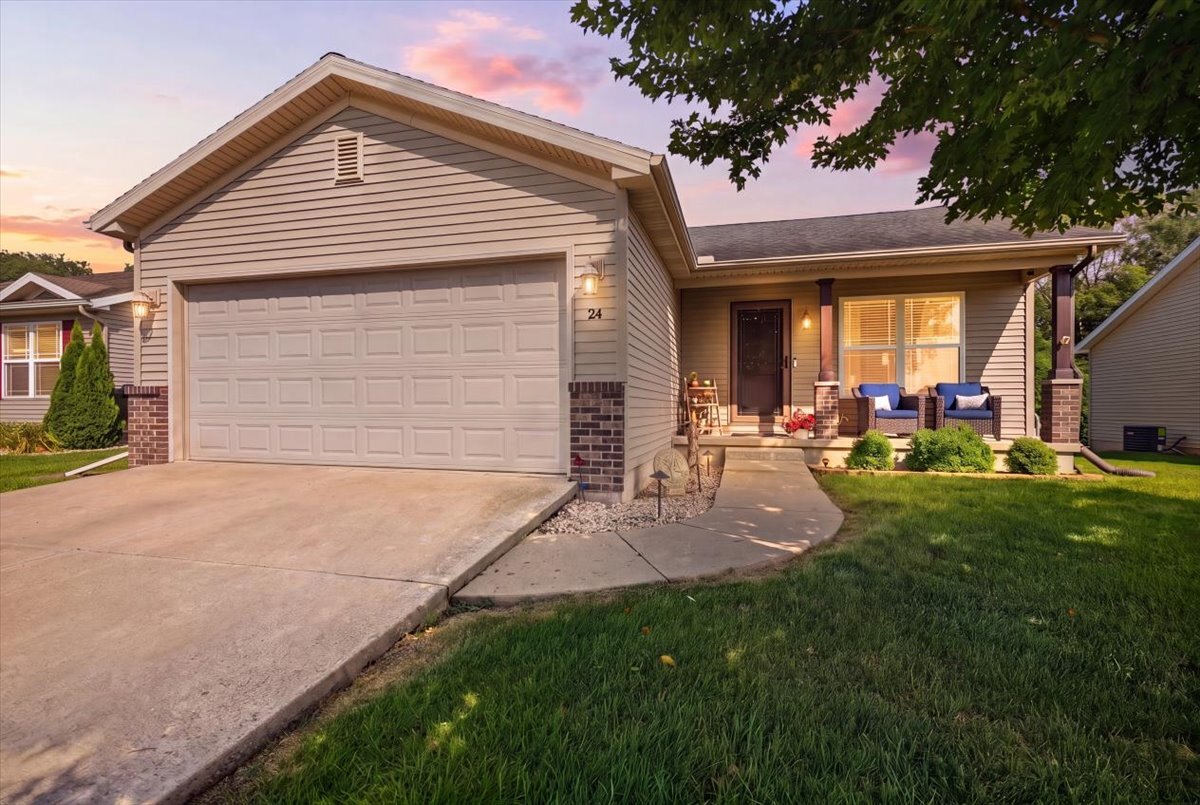 24 Winding Way Property Photo 1