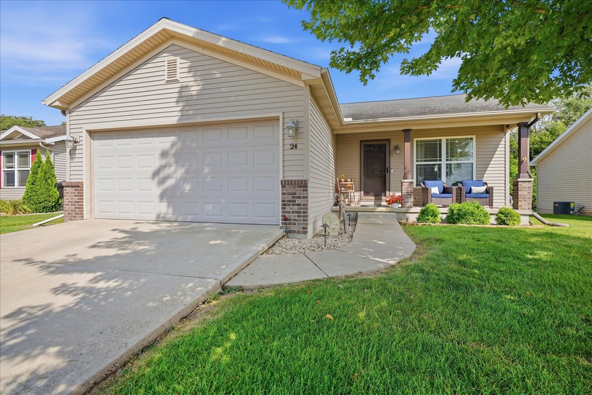 24 Winding Way Property Photo 2