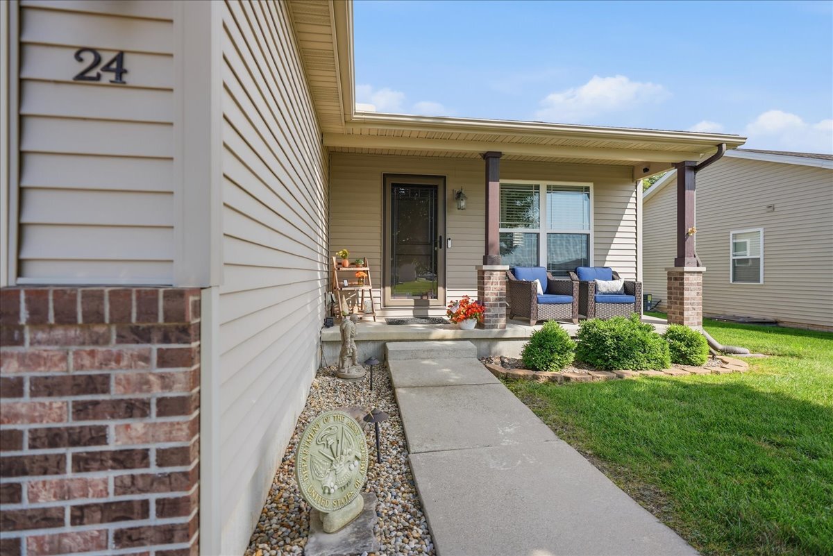 24 Winding Way Property Photo 3