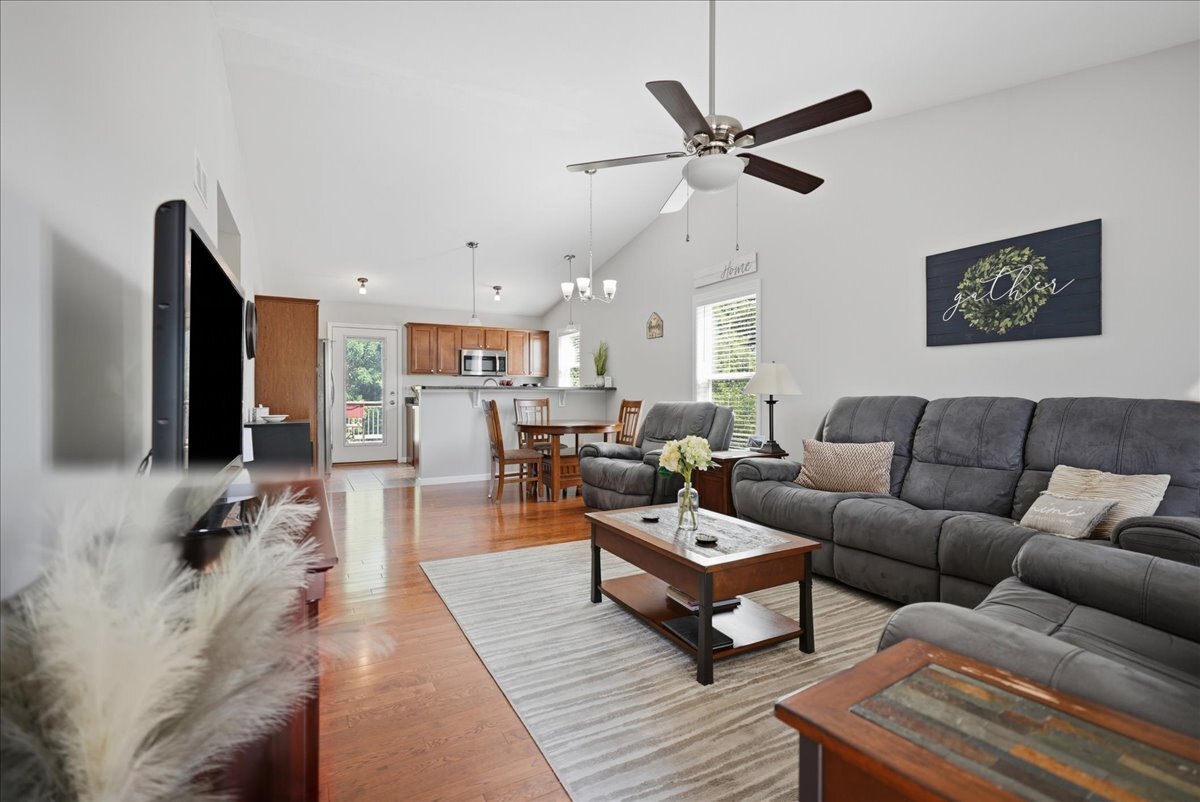 24 Winding Way Property Photo 6