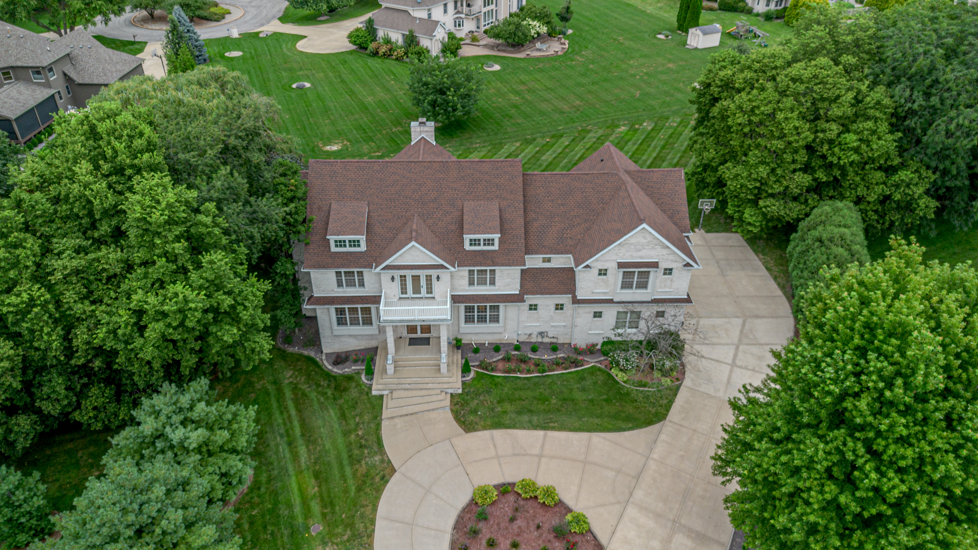 1096 Country Lane Property Photo 1