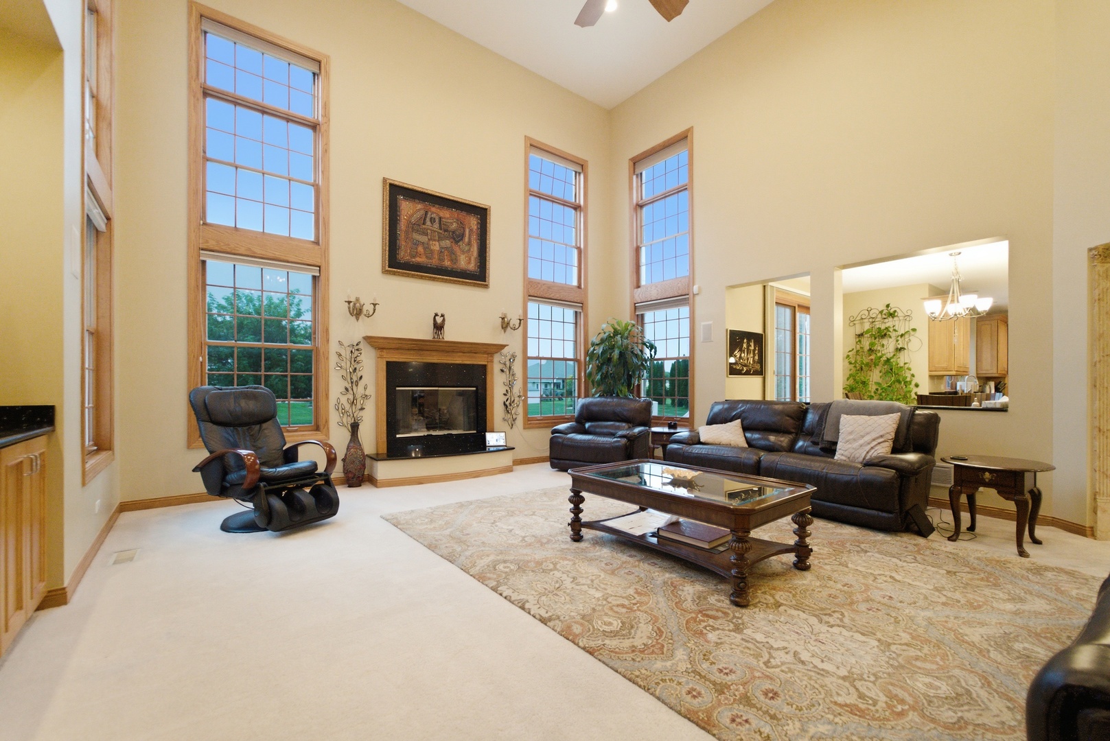 1096 Country Lane Property Photo 6
