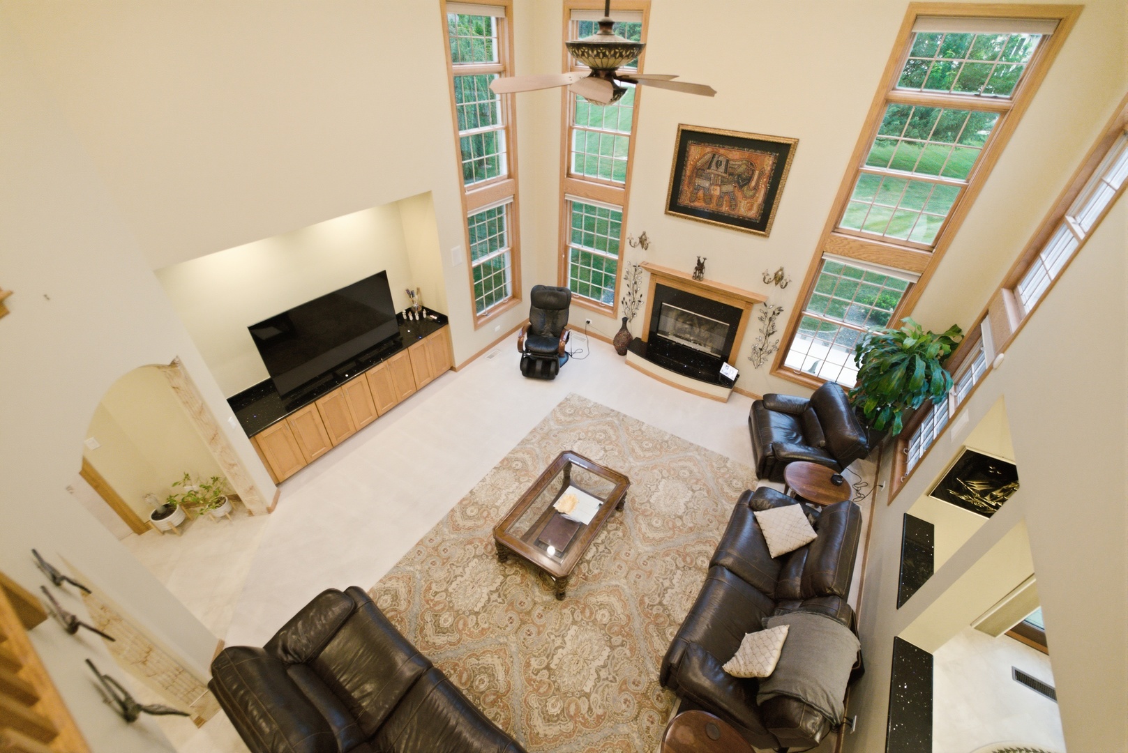1096 Country Lane Property Photo 8