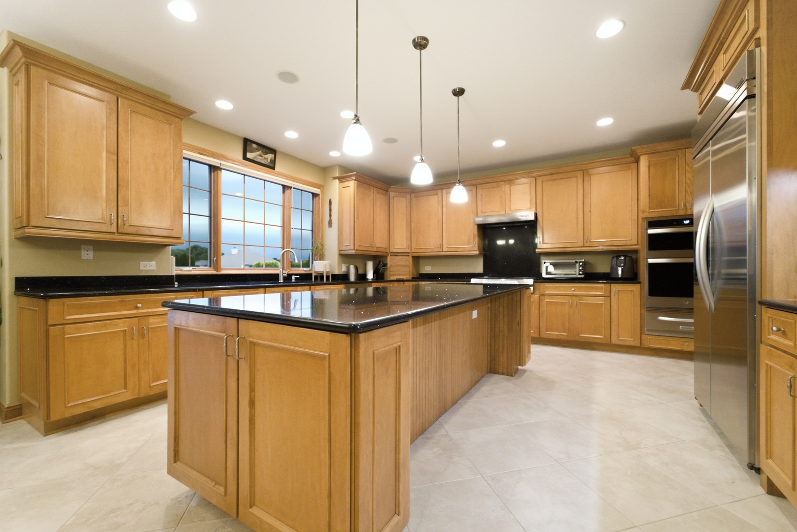 1096 Country Lane Property Photo 10