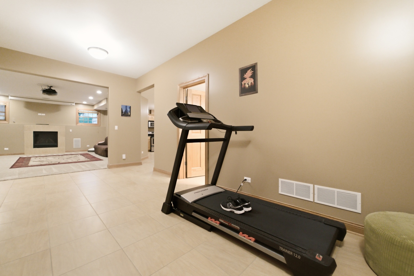 1096 Country Lane Property Photo 33