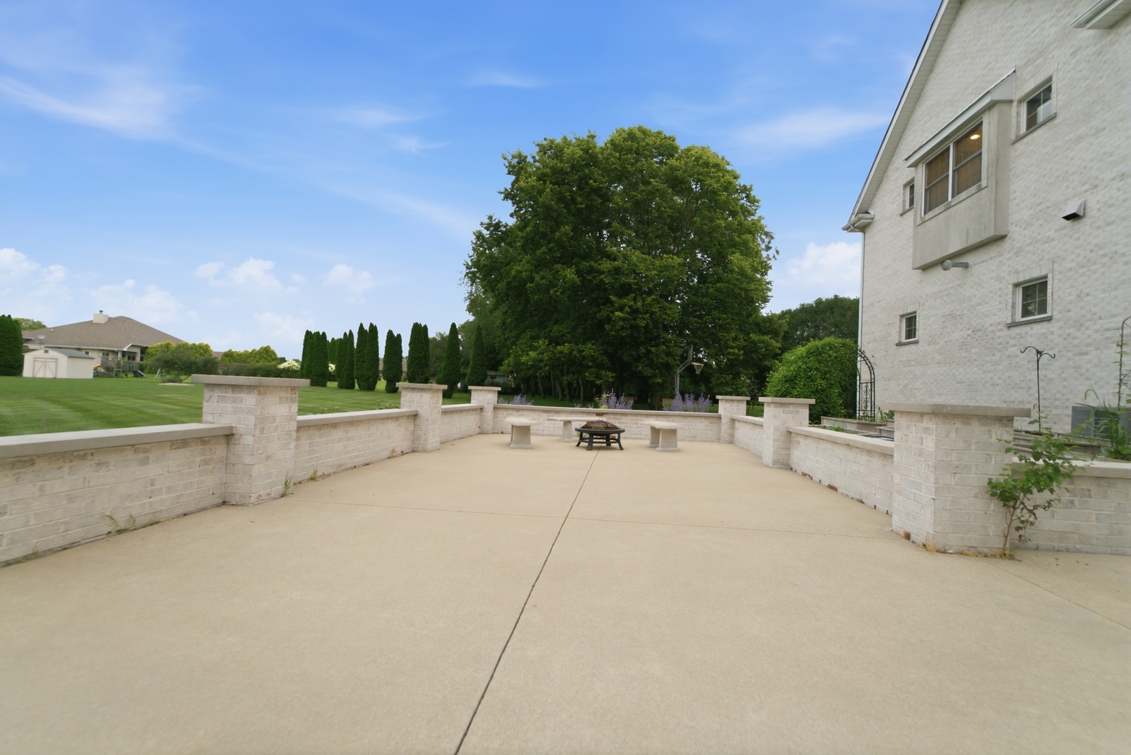 1096 Country Lane Property Photo 42