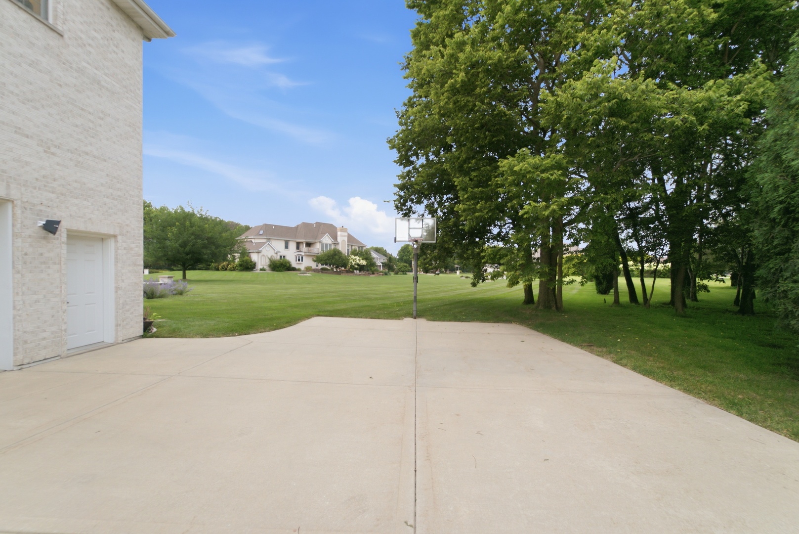 1096 Country Lane Property Photo 44