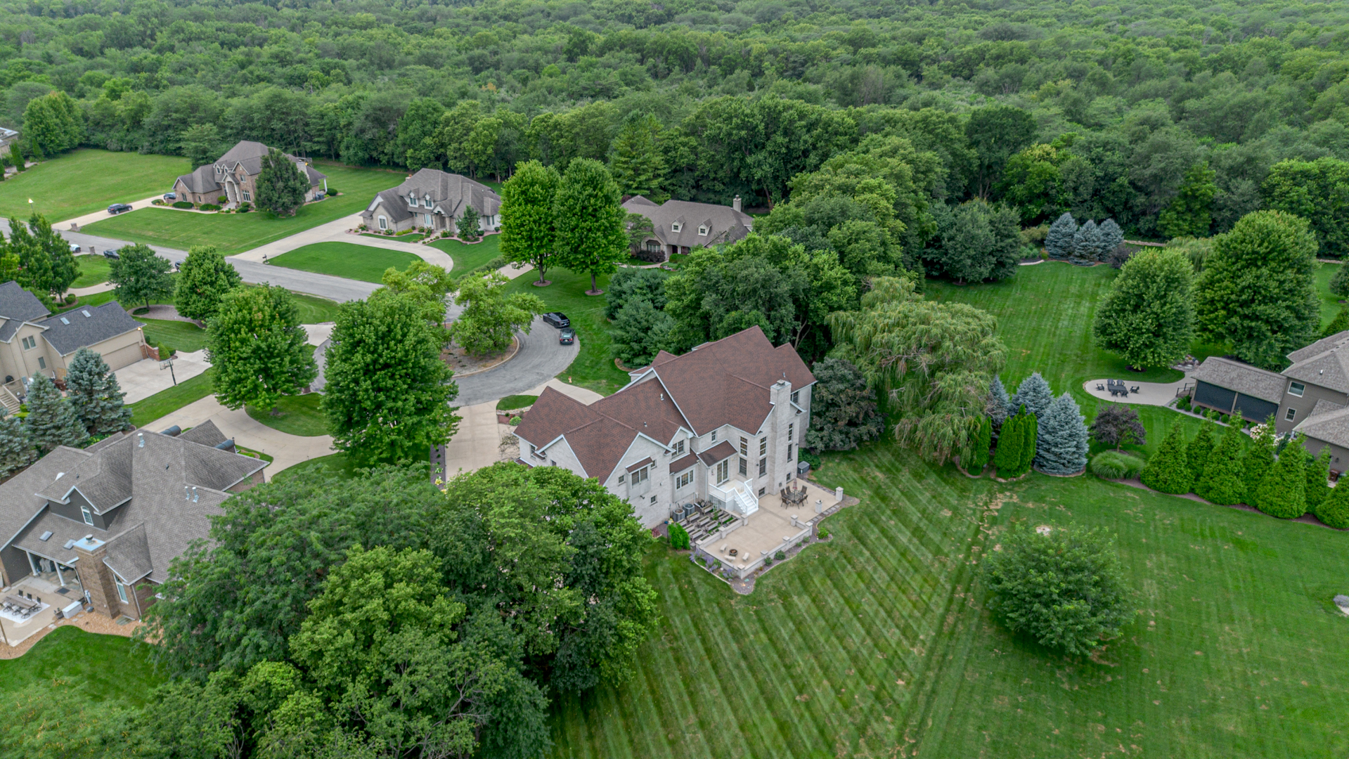 1096 Country Lane Property Photo 47