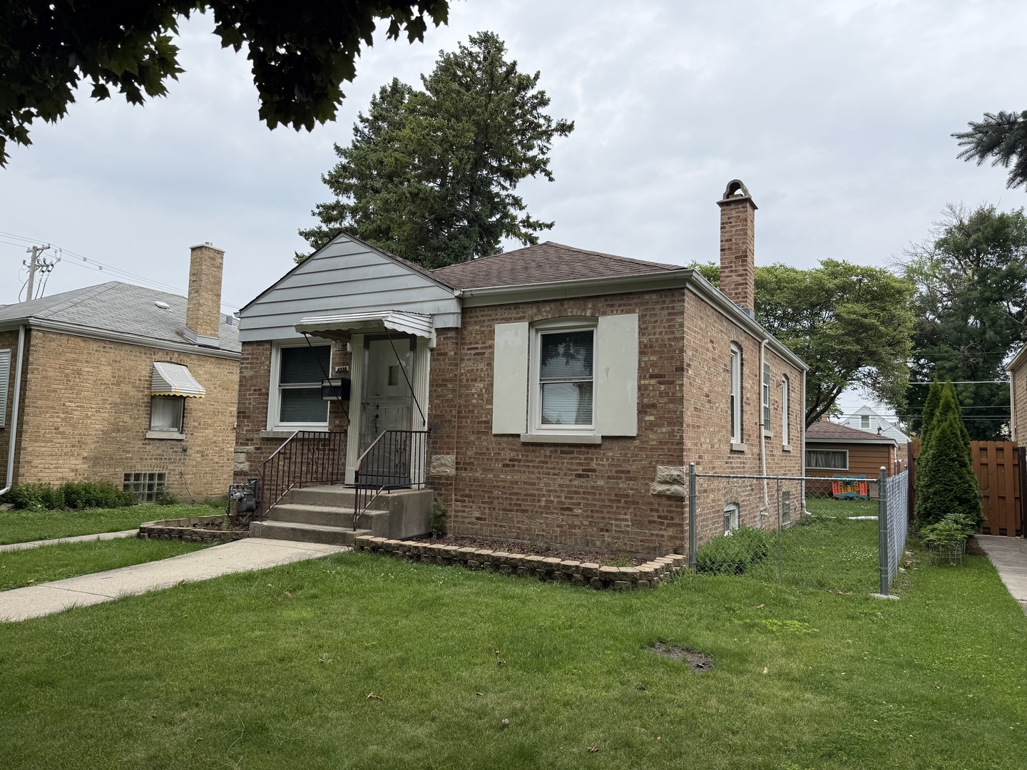 4335 N Overhill Avenue Property Photo 1