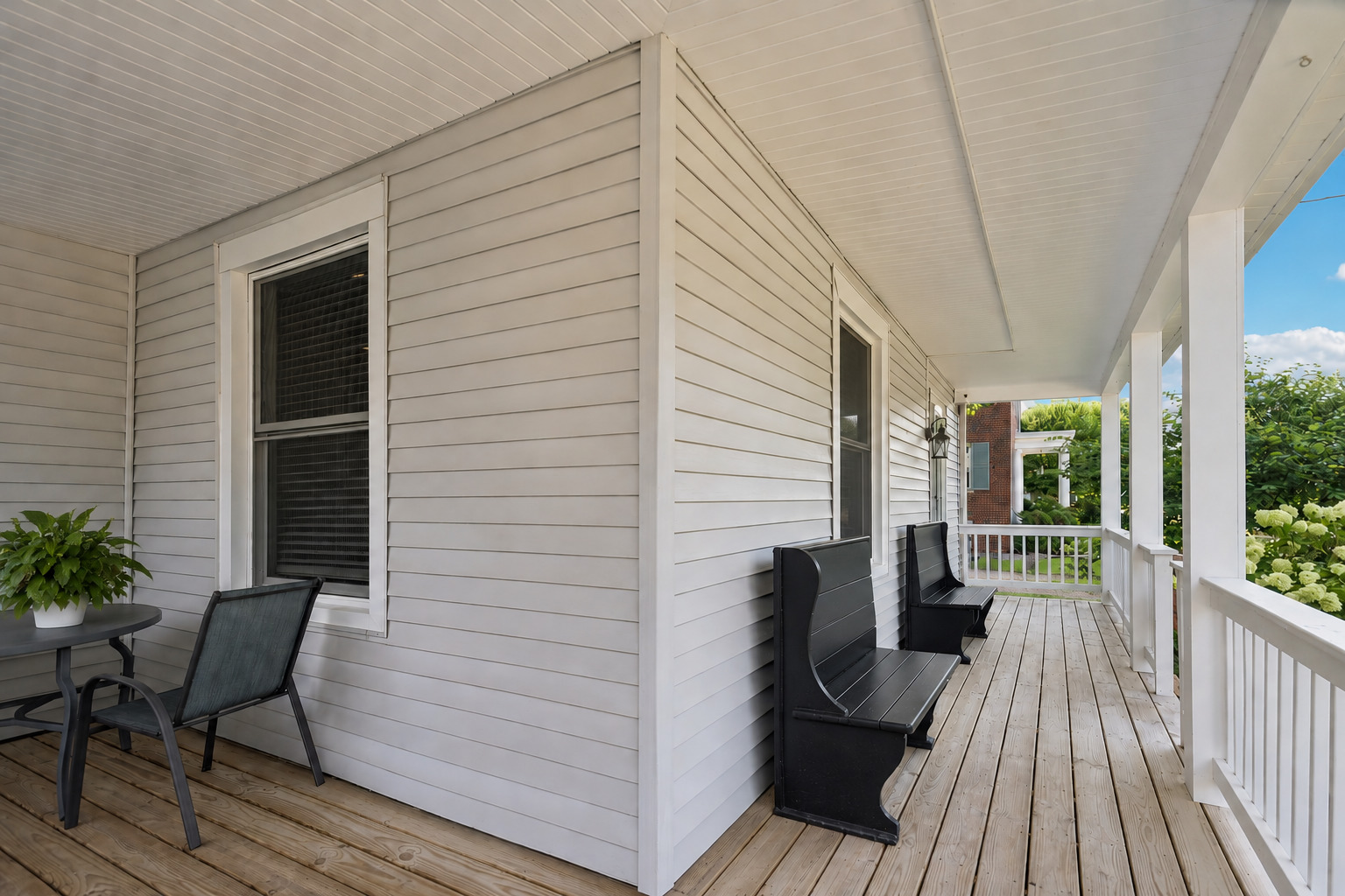213 W Maple Avenue Property Photo 2