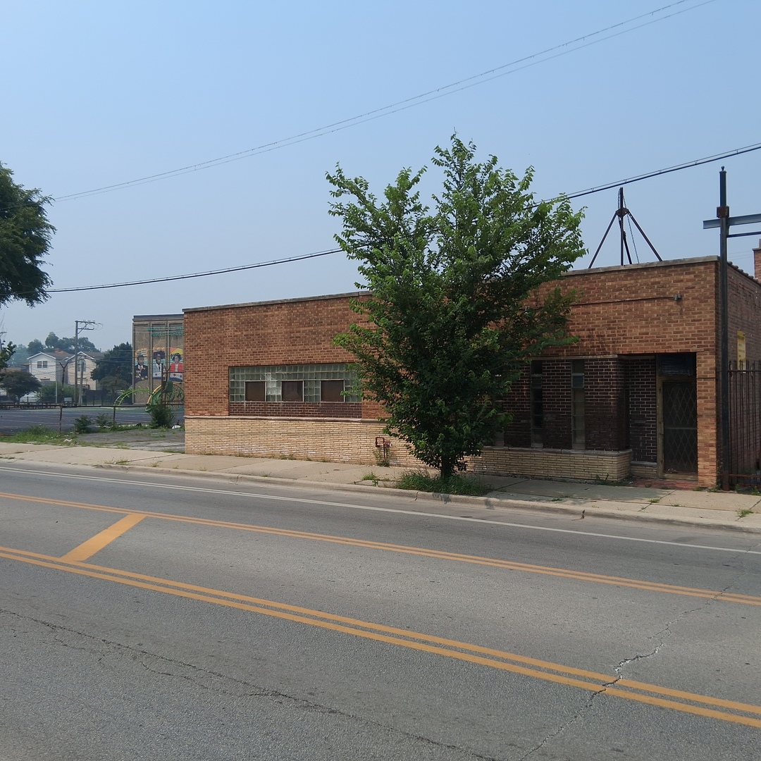 9558 S Vincennes Avenue Property Photo 2