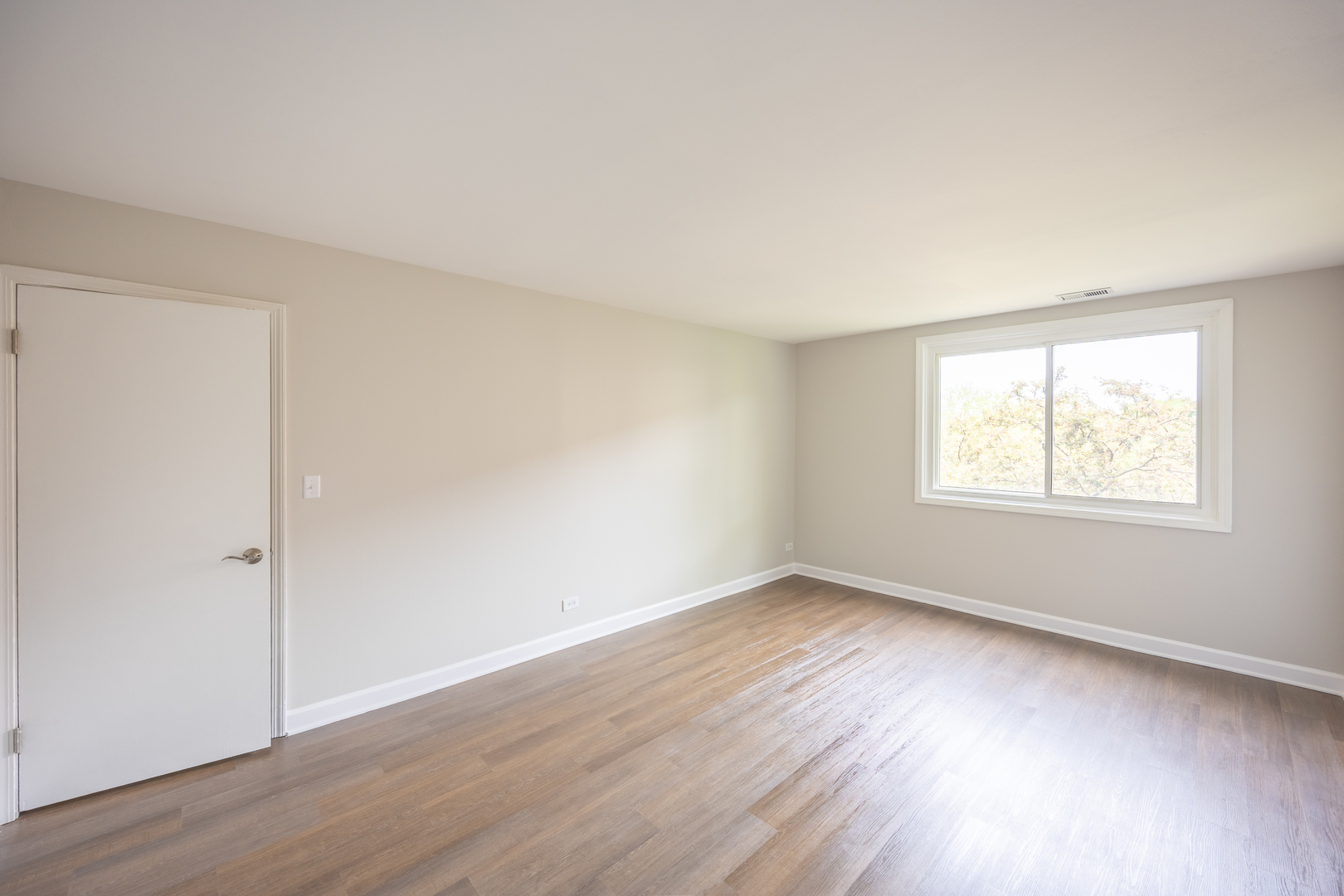 450 Raintree Court 2b Property Photo 13