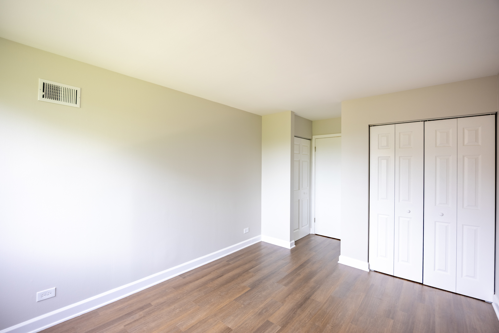 450 Raintree Court 2b Property Photo 17