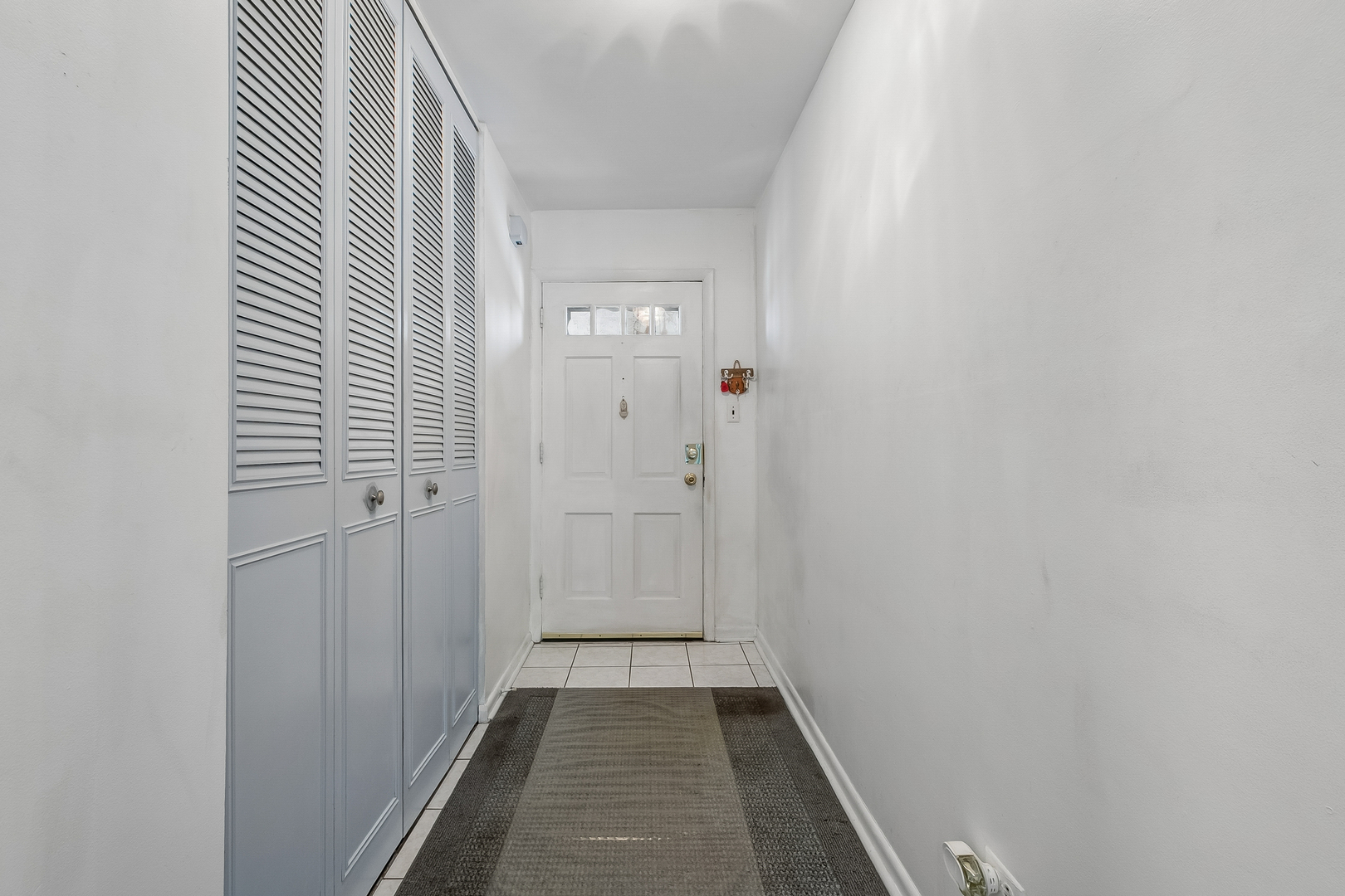 6359 N Ridge Avenue 206 Property Photo 8