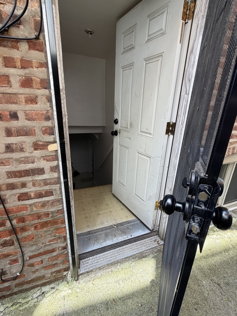 8119 S South Shore Drive G Property Photo 3